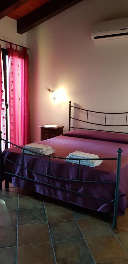 Bed & Breakfast S' Accorru Bed and Breakfast SantʼAntìoco Esterno foto